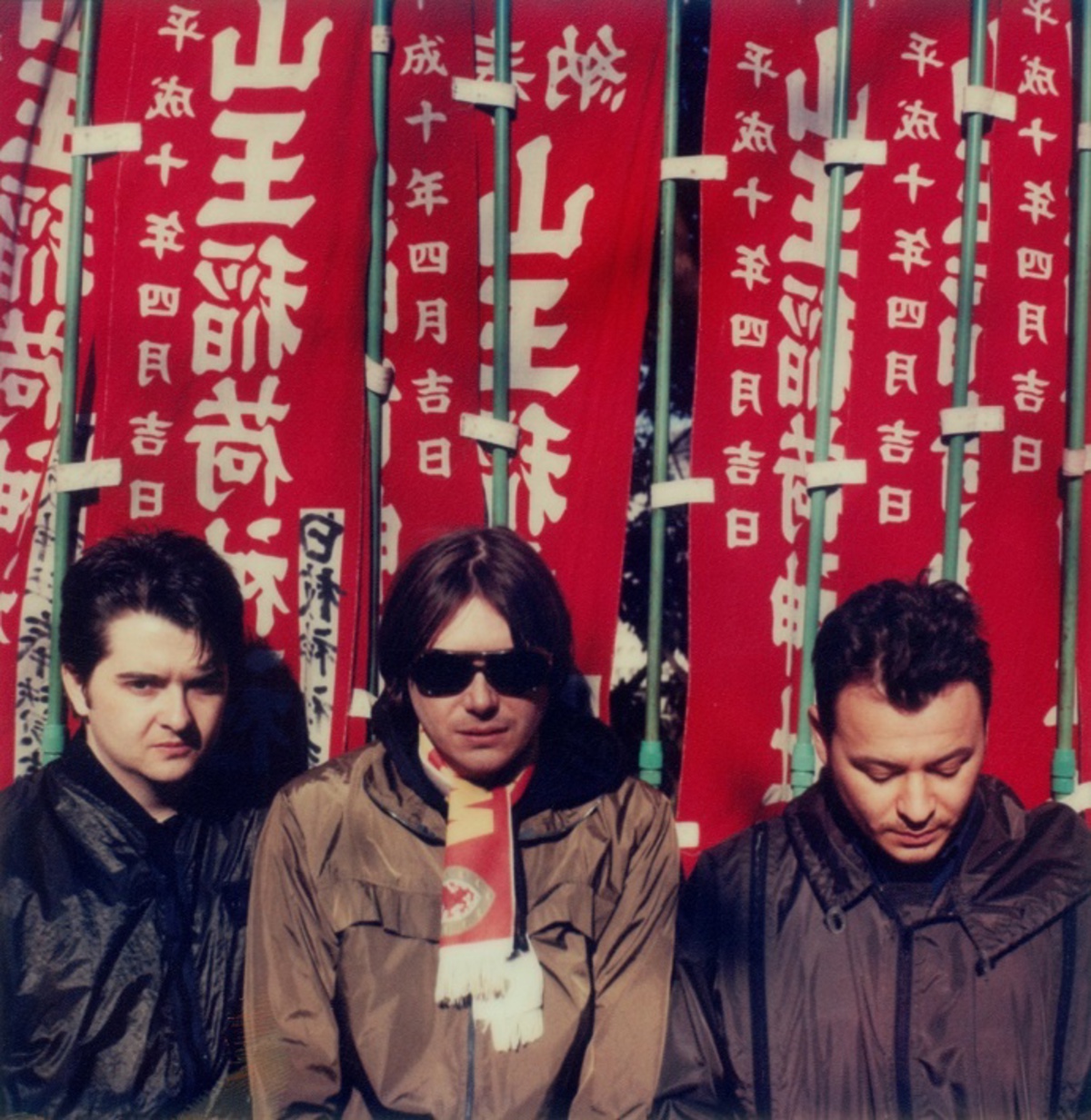 MANIC STREET PREACHERS、新ドキュメンタリーTruth u0026 Memoryトレーラー公開。本編は明日1/18  YouTubeにてプレミア公開